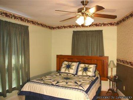 The Young House Bed And Breakfast Millinocket Oda fotoğraf
