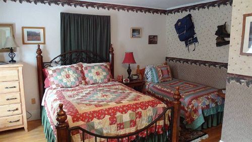 The Young House Bed And Breakfast Millinocket Dış mekan fotoğraf