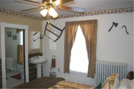 The Young House Bed And Breakfast Millinocket Oda fotoğraf